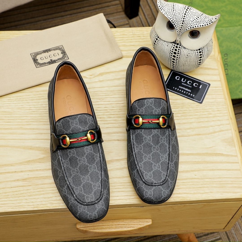 G*u*i leather shoes
